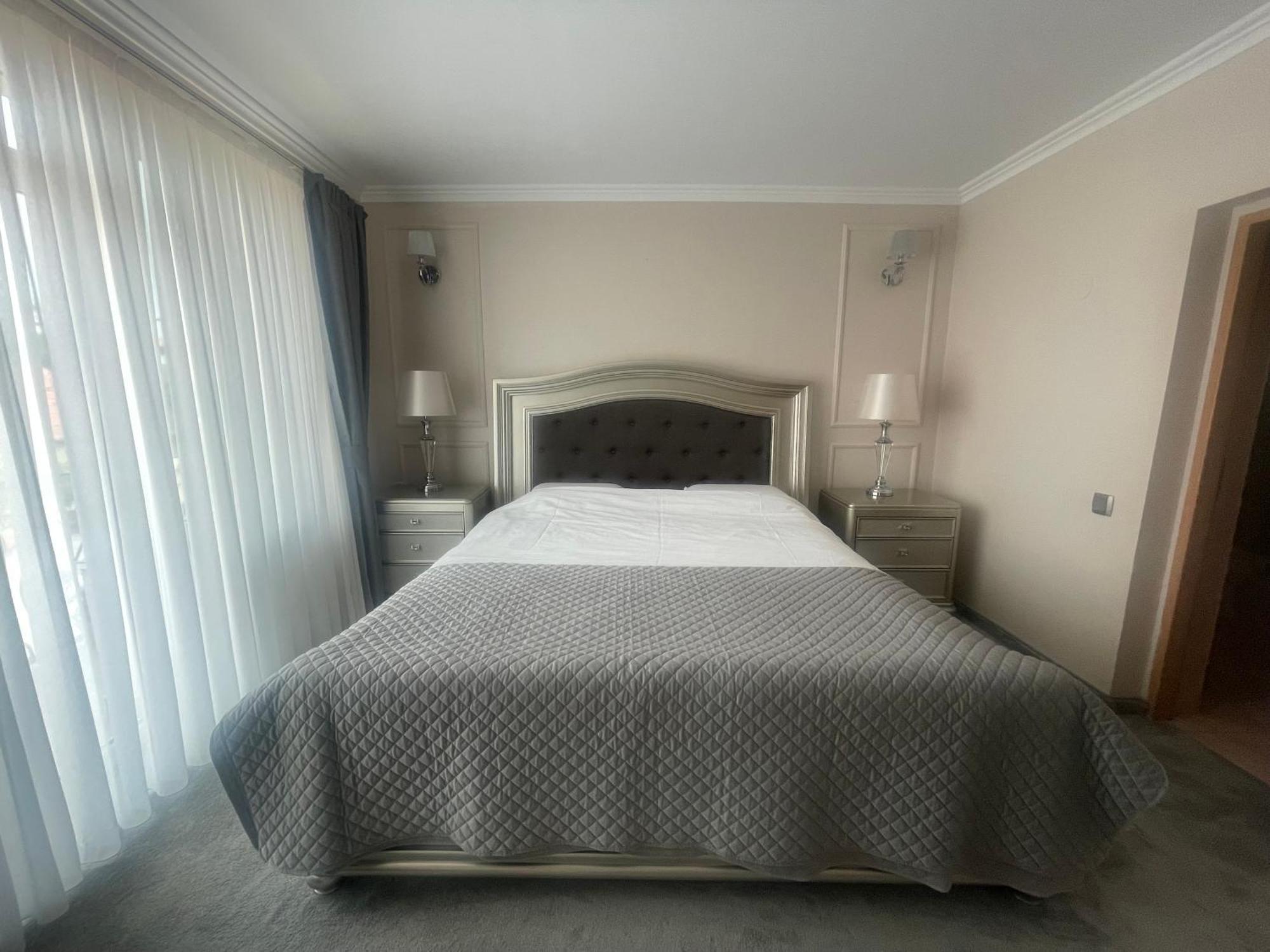 Pensiunea Phoenix Oradea Exterior photo